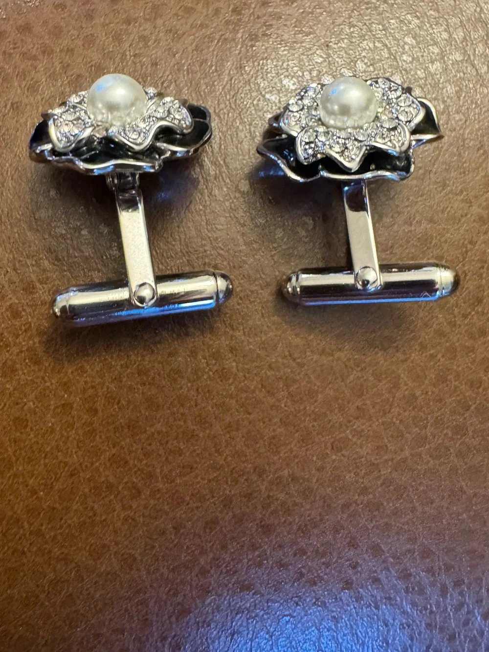 Men’s Black & white silver tone floral cufflinks
